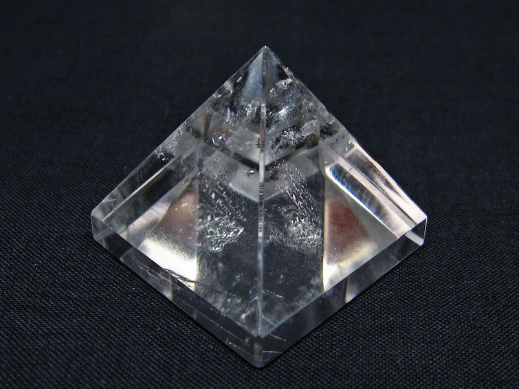 水晶 ピラミッド置物 一点物 145-1084
