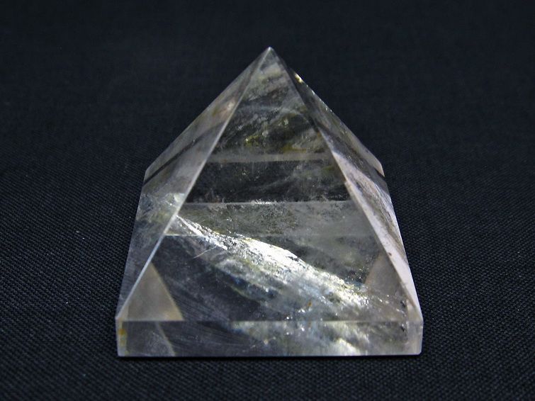 水晶 ピラミッド置物 一点物 145-1085