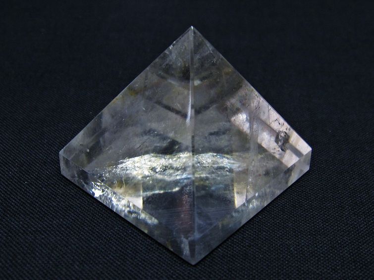 水晶 ピラミッド置物 一点物 145-1085