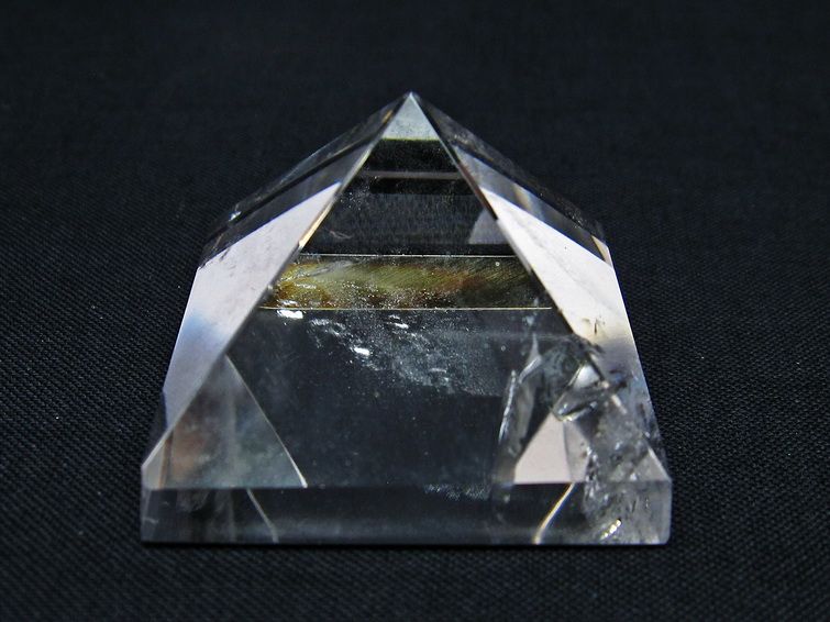 水晶 ピラミッド置物 一点物 145-1086