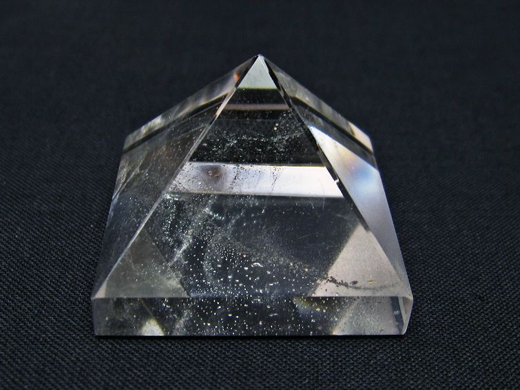 水晶 ピラミッド置物 一点物 145-1089