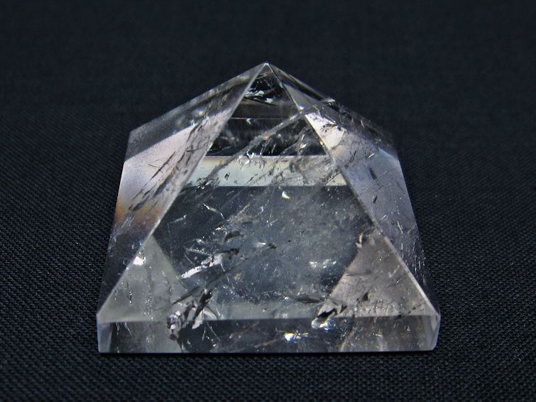 水晶 ピラミッド置物 一点物 145-960
