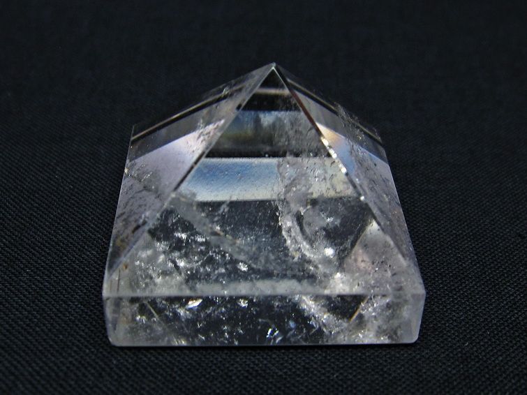 水晶 ピラミッド置物 一点物 145-969