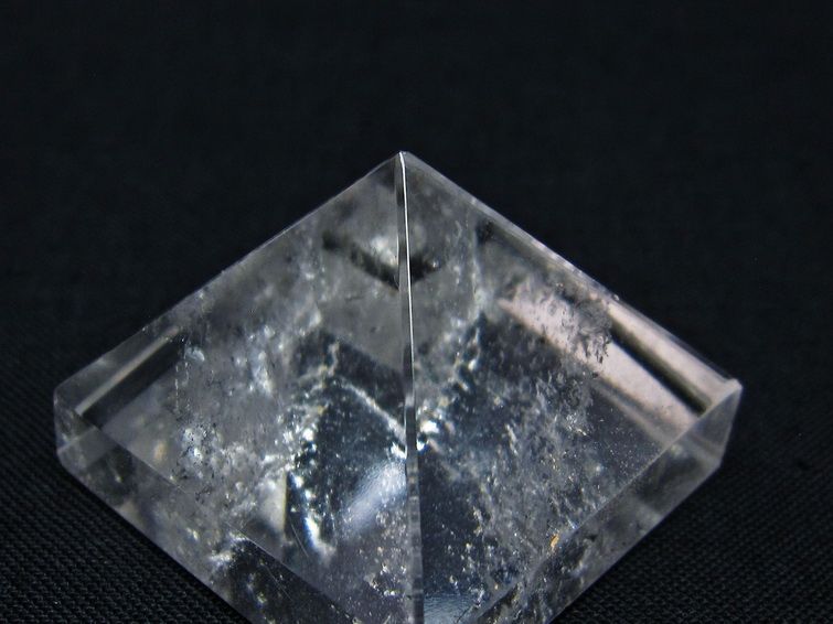 水晶 ピラミッド置物 一点物 145-969
