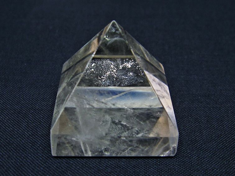 水晶 ピラミッド置物 一点物 145-974