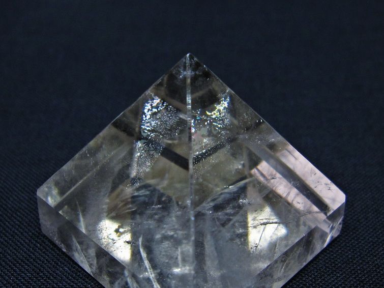 水晶 ピラミッド置物 一点物 145-974