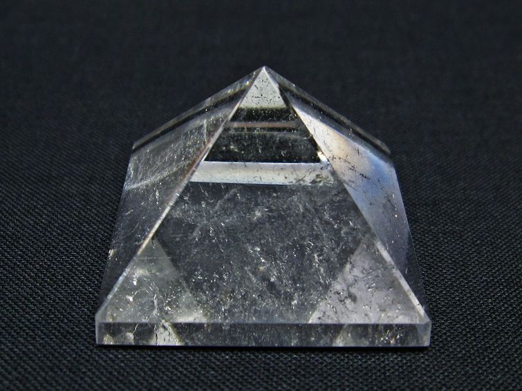 水晶 ピラミッド置物 一点物 145-977
