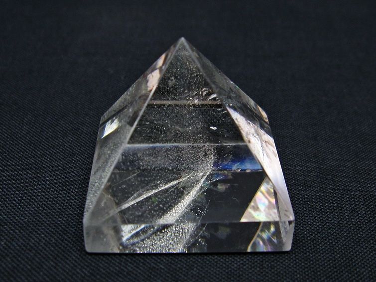 水晶 ピラミッド置物 一点物 145-990
