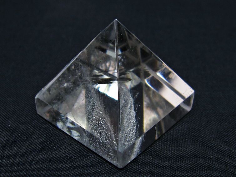 水晶 ピラミッド置物 一点物 145-990