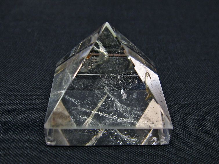 水晶 ピラミッド置物 一点物 145-991