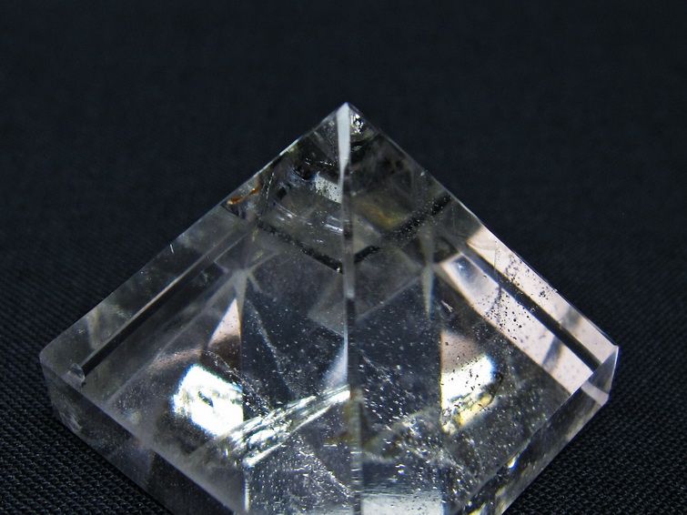 水晶 ピラミッド置物 一点物 145-991