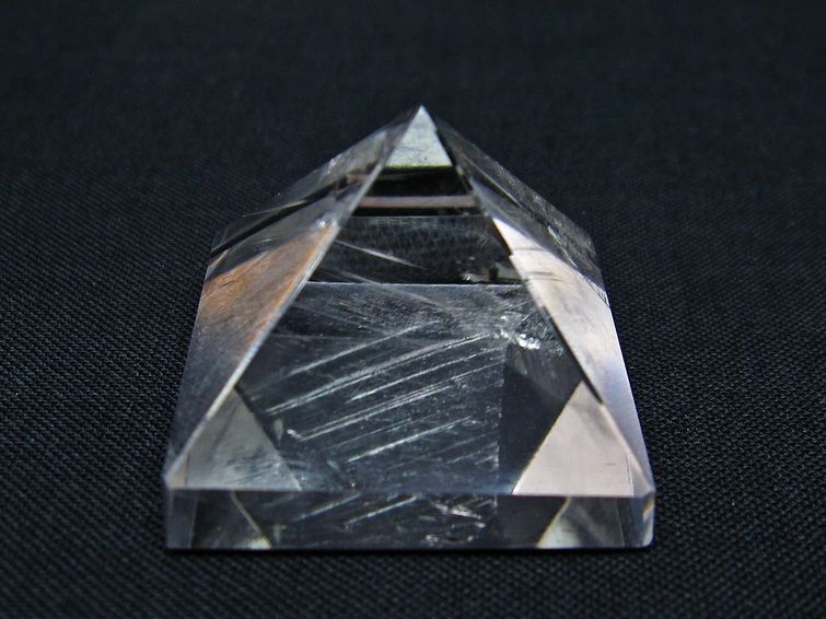 水晶 ピラミッド置物 一点物 145-993