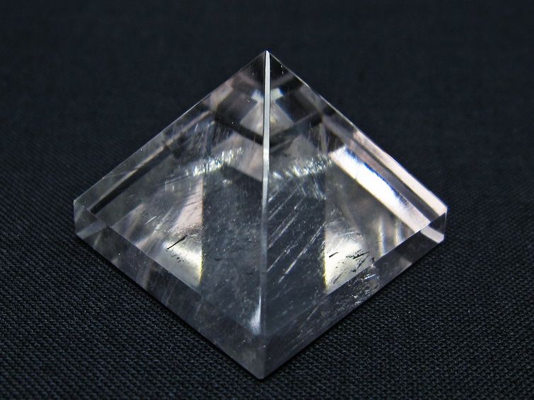 水晶 ピラミッド置物 一点物 145-993