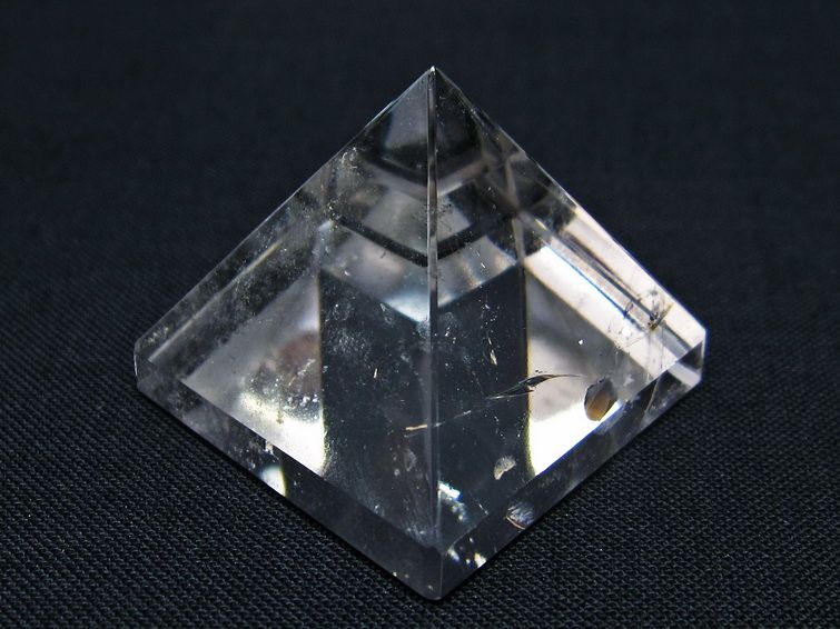 水晶 ピラミッド置物 一点物 145-995