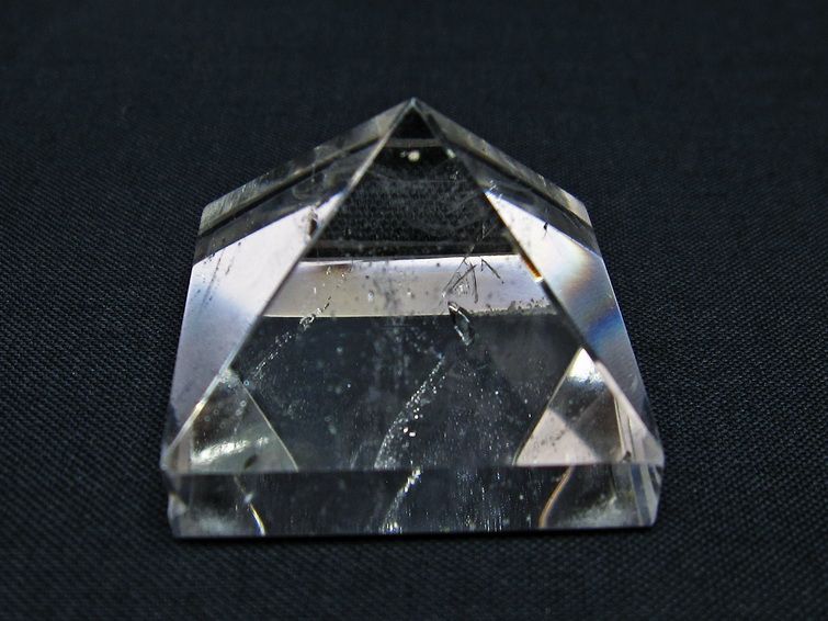 水晶 ピラミッド置物 一点物 145-997