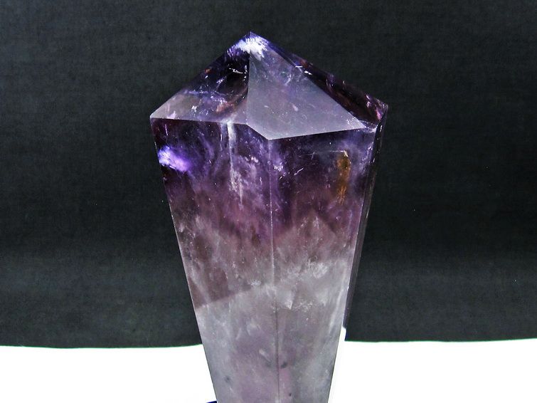 アメジスト 六角柱 アメシスト ポイント 置物 原石 虹入り 台座付属 一点物 152-2056