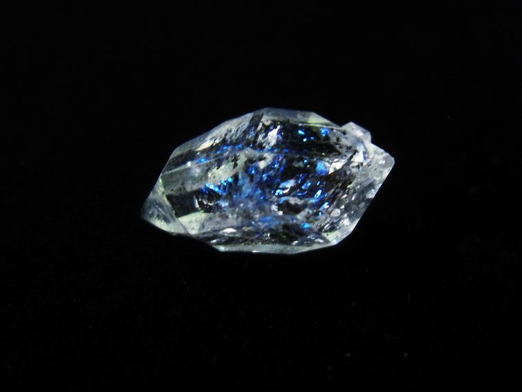 オイルインクォーツ 原石 石油入り 水晶 原石 一点物 171-3868