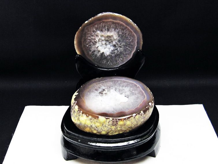 1.1Kg トレジャーメノウ 原石 置物 ジオード 風水 台座付属 一点物 175-1044