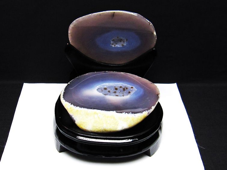 1.6Kg トレジャーメノウ 原石 置物 ジオード 風水 開運 台座付属 一点物 175-1291