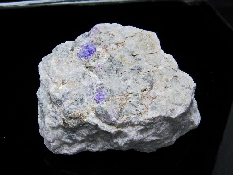 1.5Kg ハックマナイト 原石 一点物 181-2891