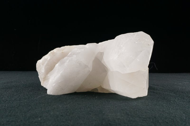2.5Kg 水晶 クラスター 水晶 原石 ブラジル産 一点物 192-629