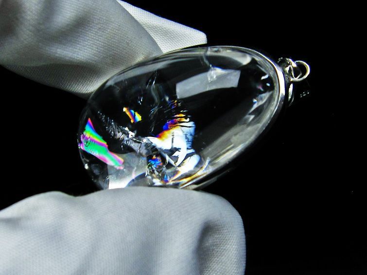 アイリスクォーツ 水晶 ペンダント 虹入り 一点物 112-8244