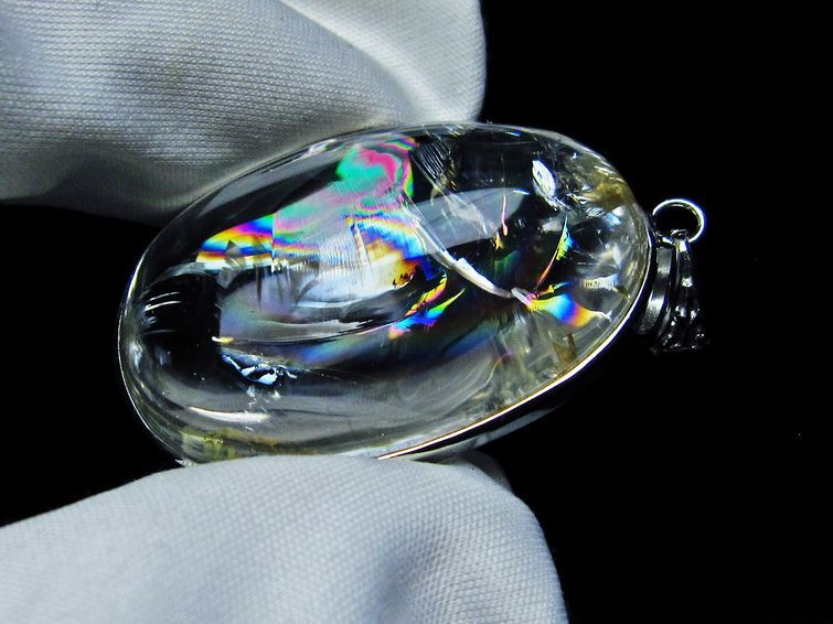 アイリスクォーツ 水晶 ペンダント 虹入り 一点物 112-8298