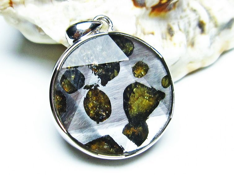 パラサイト隕石 ペンダント パワーストーン ペンダントトップ Pallasite Meteorite メンズ レディース アクセサリー 大衛星 一点物 112-8957