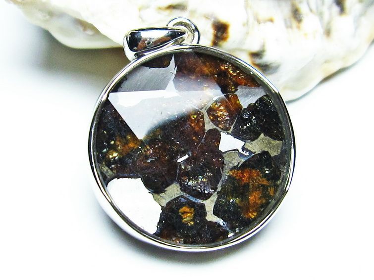 パラサイト隕石 ペンダント パワーストーン ペンダントトップ Pallasite Meteorite メンズ レディース アクセサリー 大衛星 一点物 112-8959