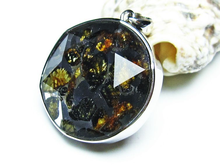 パラサイト隕石 ペンダント パワーストーン ペンダントトップ Pallasite Meteorite メンズ レディース アクセサリー 大衛星 一点物 112-8966