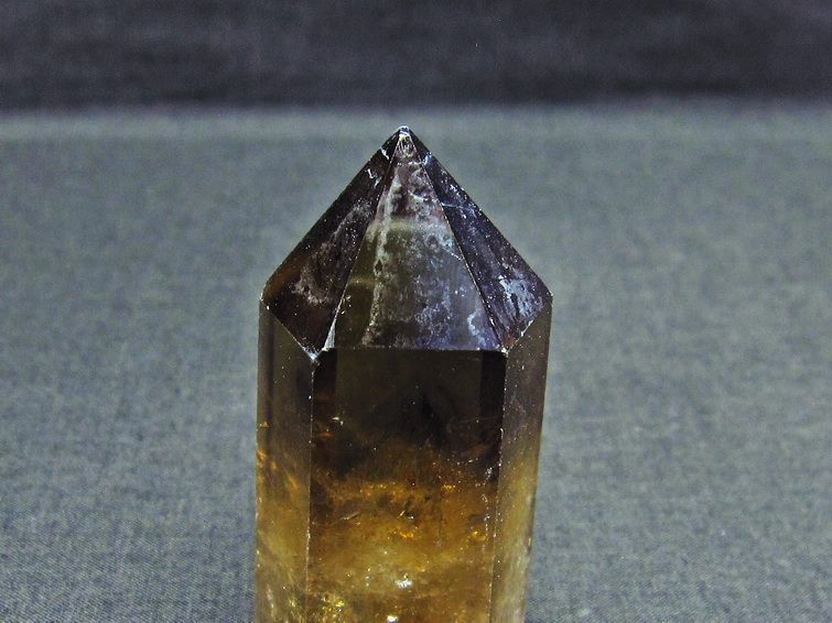 シトリンクォーツ 六角柱 虹入り 原石 一点物 142-4645