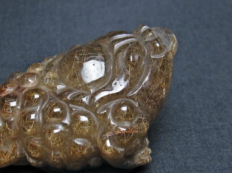 金針ルチル 金蟾 置物 手彫り 彫刻品 キンセン ルチルクォーツ 原石 一点物 144-102