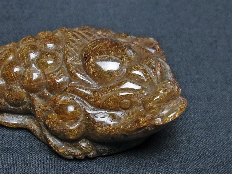 金針ルチル 金蟾 置物 手彫り 彫刻品 キンセン ルチルクォーツ 原石 一点物 144-113
