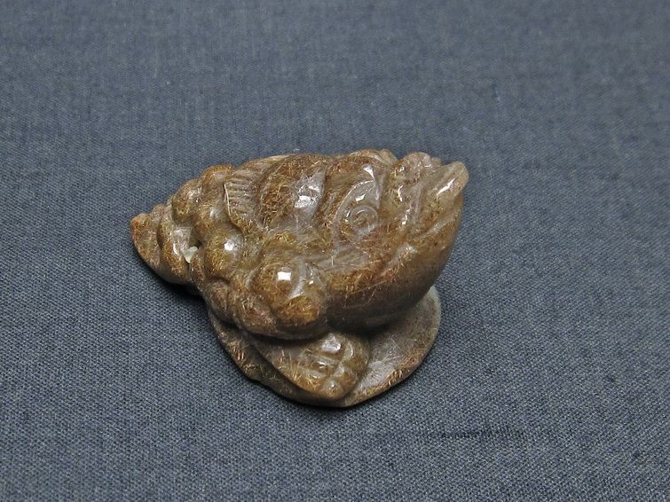 金針ルチル 金蟾 置物 手彫り 彫刻品 キンセン ルチルクォーツ 原石 一点物 144-34