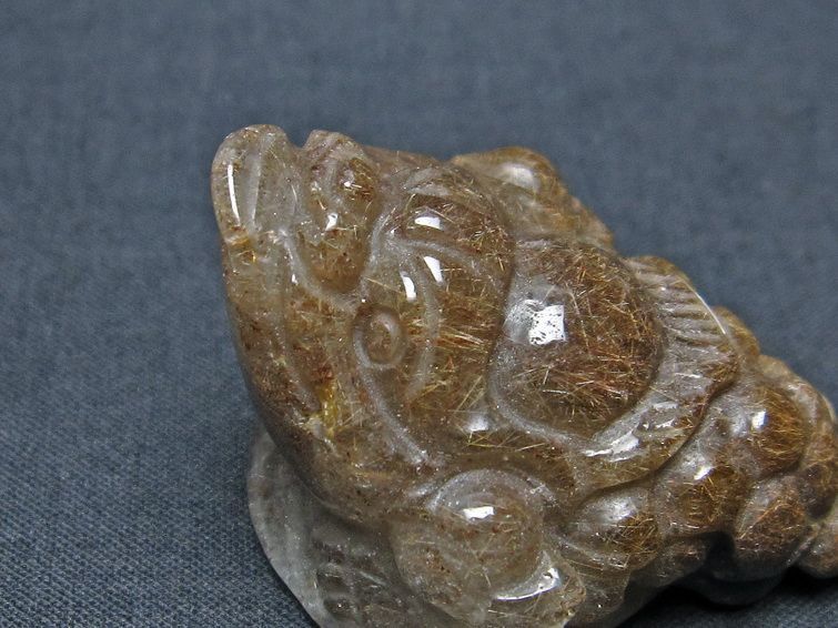 金針ルチル 金蟾 置物 手彫り 彫刻品 キンセン ルチルクォーツ 原石 一点物 144-34