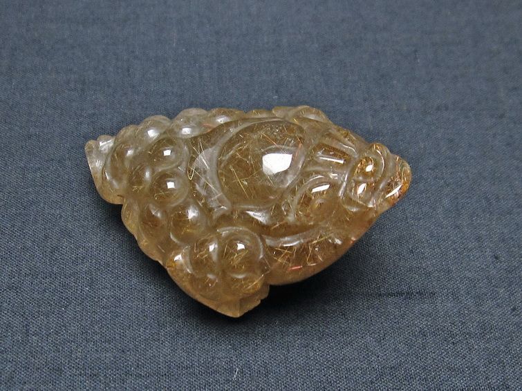 金針ルチル 金蟾 置物 手彫り 彫刻品 キンセン ルチルクォーツ 原石 一点物 144-37