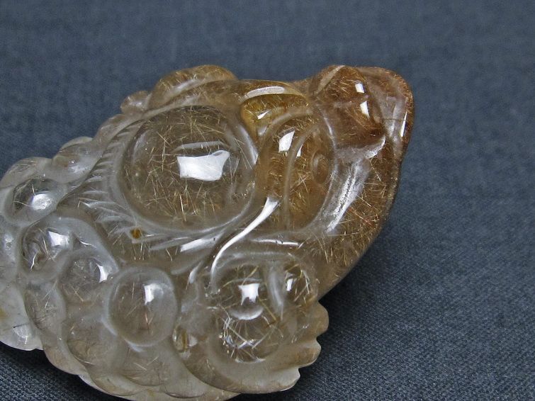金針ルチル 金蟾 置物 手彫り 彫刻品 キンセン ルチルクォーツ 原石 一点物 144-38