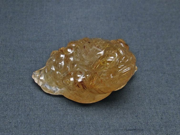 金針ルチル 金蟾 置物 手彫り 彫刻品 キンセン ルチルクォーツ 原石 一点物 144-46