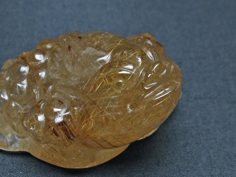 金針ルチル 金蟾 置物 手彫り 彫刻品 キンセン ルチルクォーツ 原石 一点物 144-46