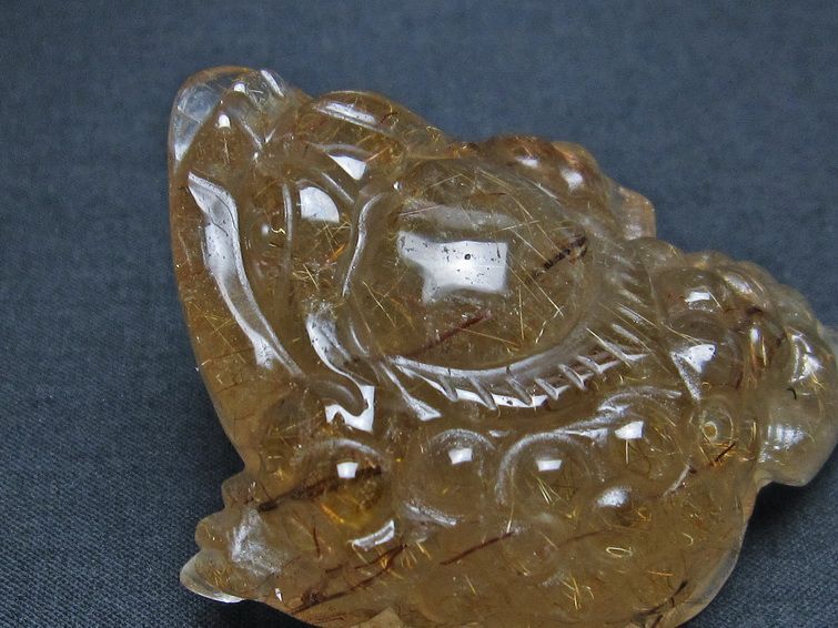 金針ルチル 金蟾 置物 手彫り 彫刻品 キンセン ルチルクォーツ 原石 一点物 144-46