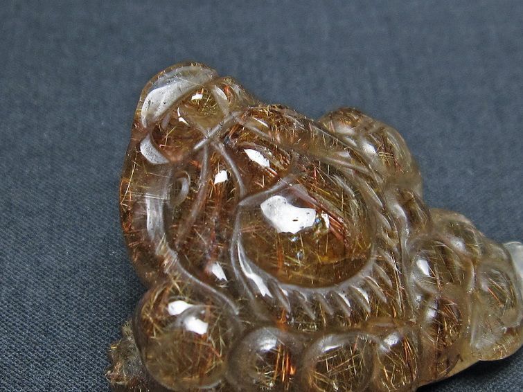 金針ルチル 金蟾 置物 手彫り 彫刻品 キンセン ルチルクォーツ 原石 一点物 144-56