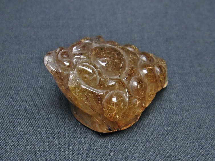 金針ルチル 金蟾 置物 手彫り 彫刻品 キンセン ルチルクォーツ 原石 一点物 144-59