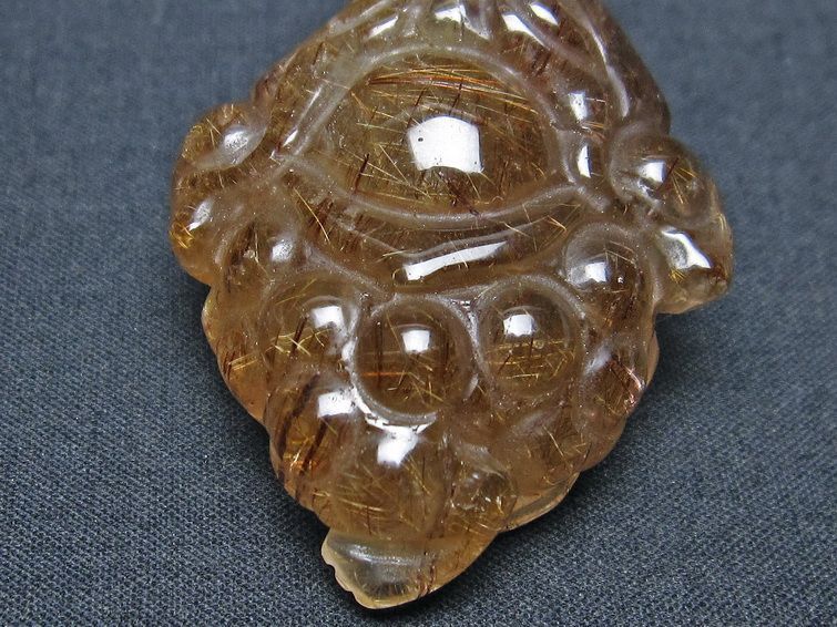 金針ルチル 金蟾 置物 手彫り 彫刻品 キンセン ルチルクォーツ 原石 一点物 144-59