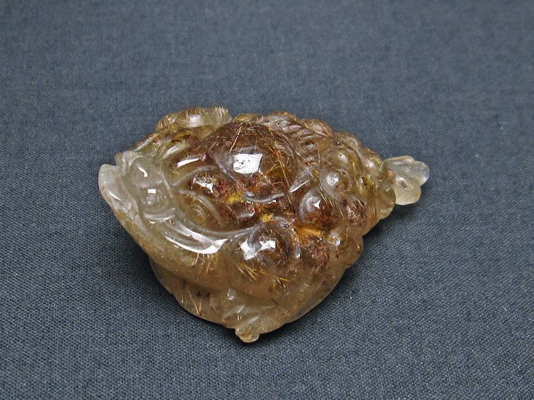 ルチルクォーツ 金蟾 置物 手彫り 彫刻品 キンセン ルチル 原石 一点物 144-64