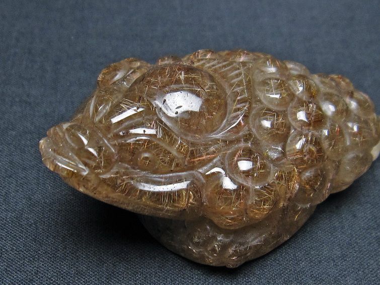 金針ルチル 金蟾 置物 手彫り 彫刻品 キンセン ルチルクォーツ 原石 一点物 144-72