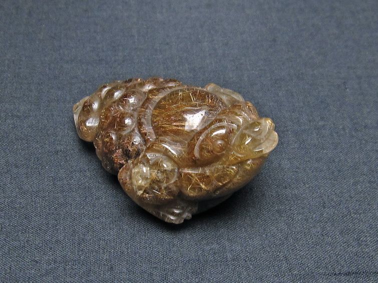 金針ルチル 金蟾 置物 手彫り 彫刻品 キンセン ルチルクォーツ 原石 一点物 144-79