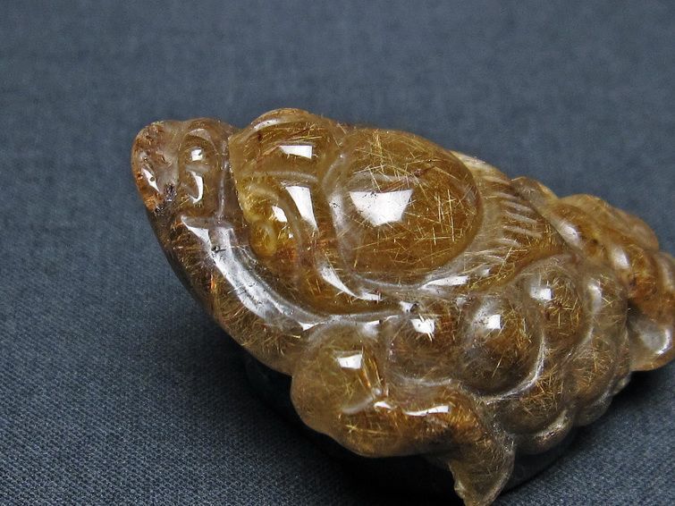 金針ルチル 金蟾 置物 手彫り 彫刻品 キンセン ルチルクォーツ 原石 一点物 144-83