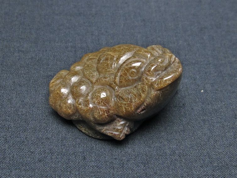 金針ルチル 金蟾 置物 手彫り 彫刻品 キンセン ルチルクォーツ 原石 一点物 144-93
