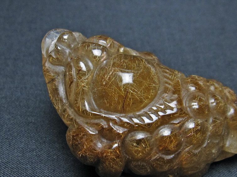 金針ルチル 金蟾 置物 手彫り 彫刻品 キンセン ルチルクォーツ 原石 一点物 144-94