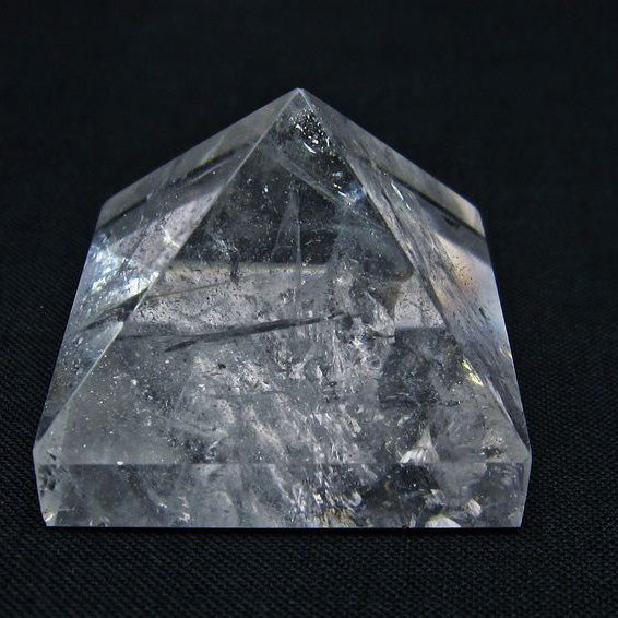 水晶 ピラミッド置物 虹入り 一点物 145-1055